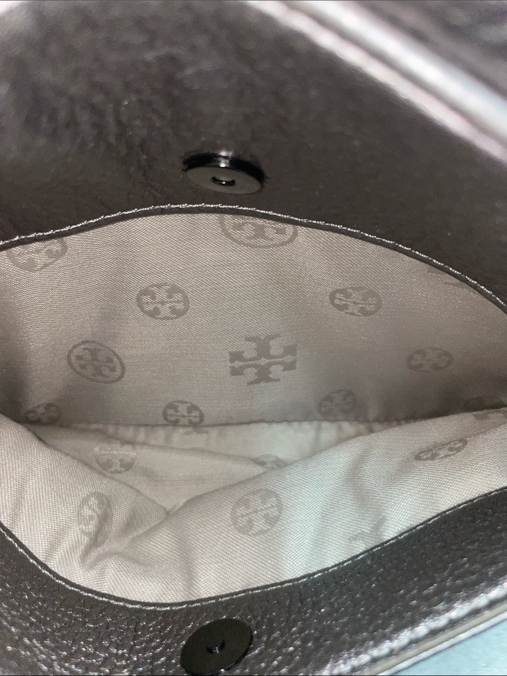 Tory Burch ‘Thea’ Metallic Leather Crossbody - Picture 12 of 16